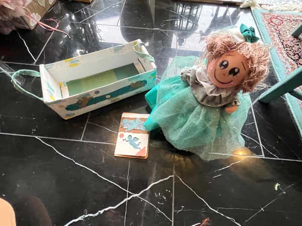 En docka, oförglömliga minnen.