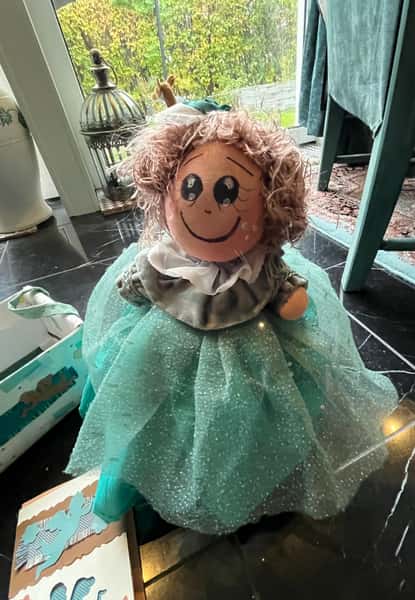 En docka, oförglömliga minnen.