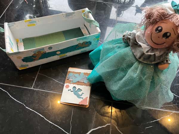 En docka, oförglömliga minnen.