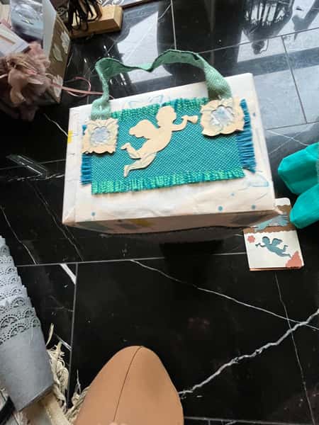 En docka, oförglömliga minnen.