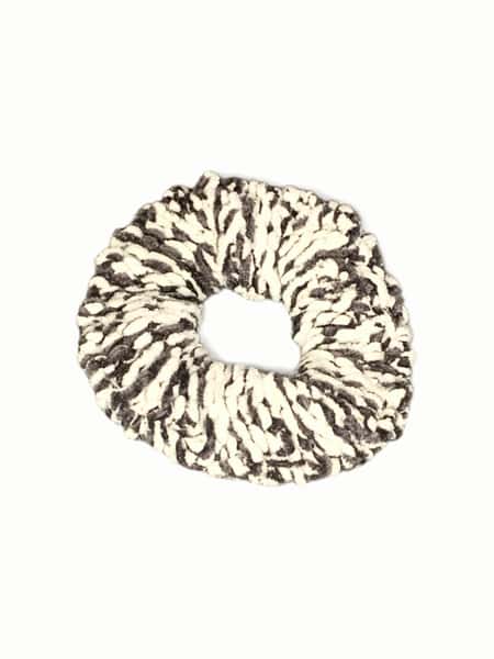 Stickad Mångfärgad Scrunchie - Mjuk Hårsnodd