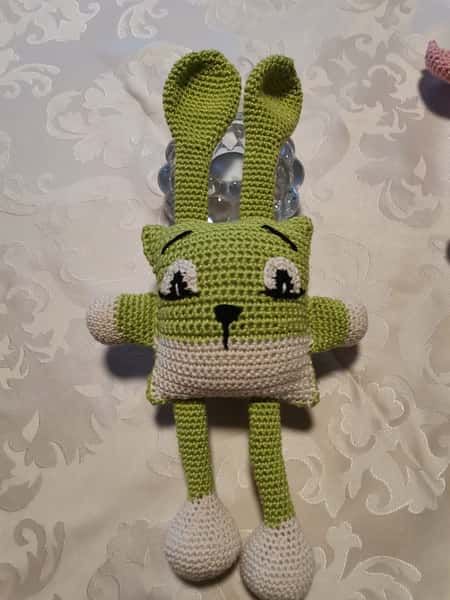 Virkad kanin med skallra