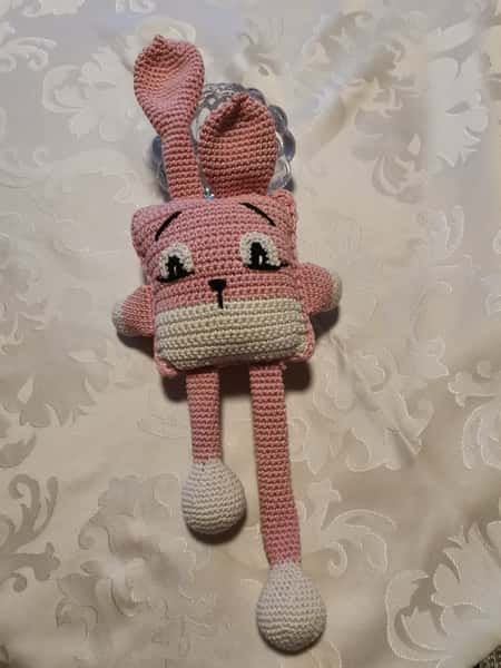 Virkad kanin med skallra