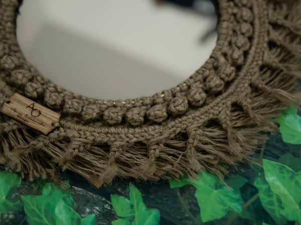 Makramé-spegel i boho-stil med jutesnöre