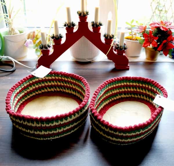 Själv virkade förvaringskorgar i set