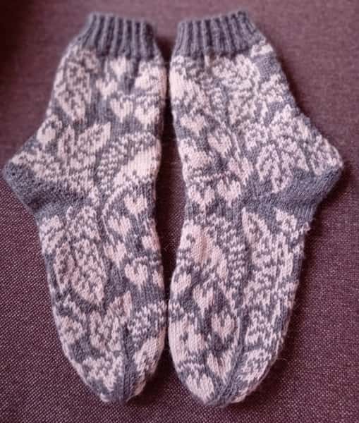 Mönsterstickade sockor strlk 38