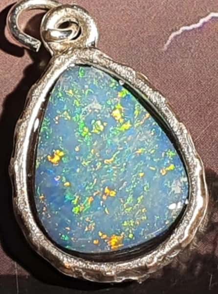 Silver plated pendant (Opal doublet)