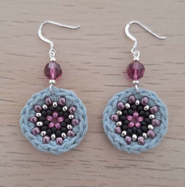 Set met torgvantar och örhängen