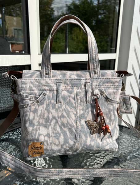 Jeansväska med leopardmönster