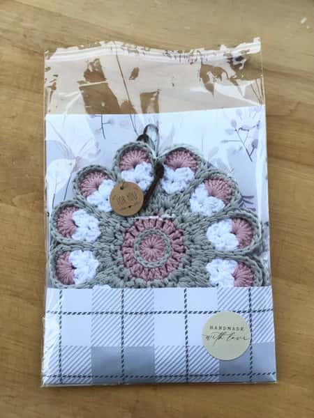 1 par virkade grytlappar