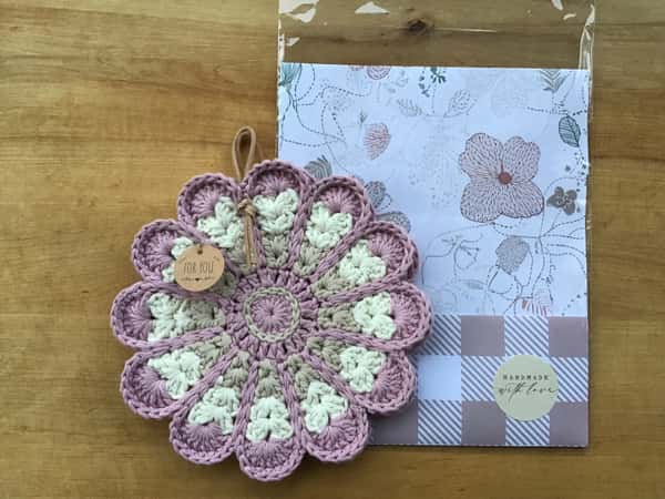 1 par virkade grytlappar