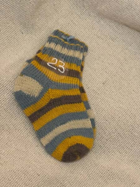 Varma och smidiga handstickade sockor storlek 23