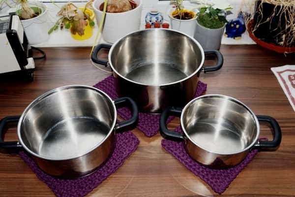 Virkade korgar, grytunderlägg & bordsunderlägg