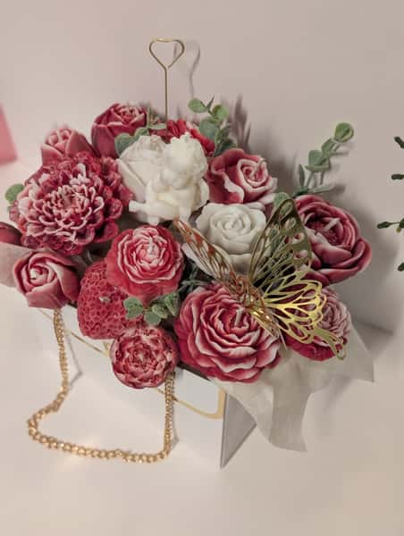 Blomsterarrangemang av sojavax ljus