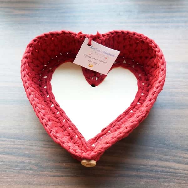 Virkad hjärta - mörkröd