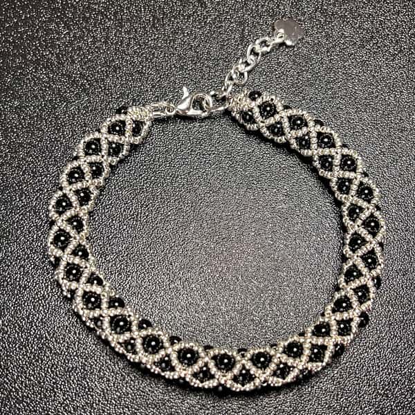 Elegant armband av onyx