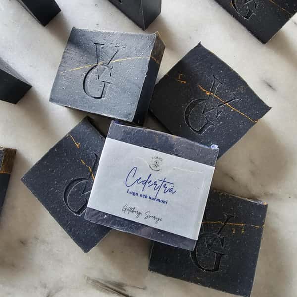 Atlas Cedar med Kol Tvålhandgjord,  Naturlig Kroppstvål, Tvålbar