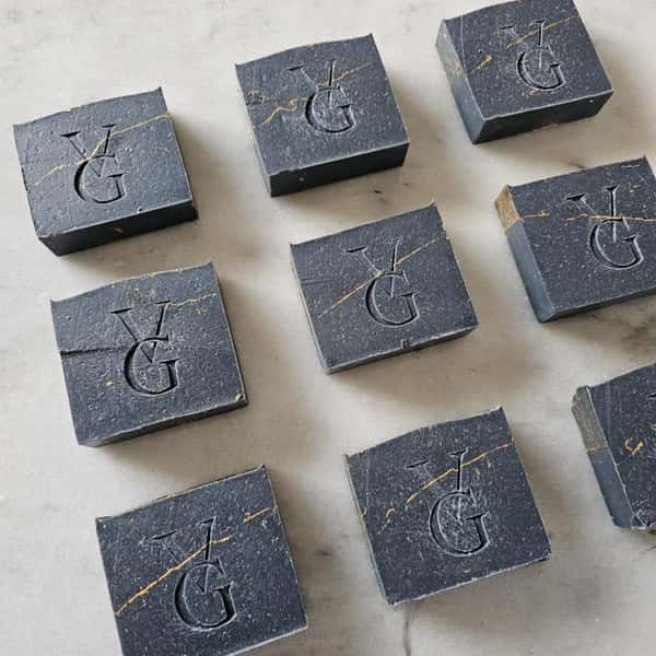 Atlas Cedar med Kol Tvålhandgjord,  Naturlig Kroppstvål, Tvålbar