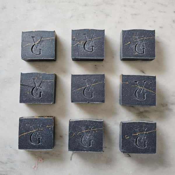 Atlas Cedar med Kol Tvålhandgjord,  Naturlig Kroppstvål, Tvålbar