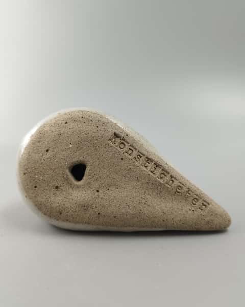 Fågelskalle i keramik