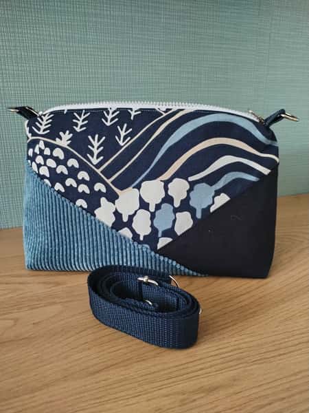 Väska Shoulder Bag blå med silverdetaljer