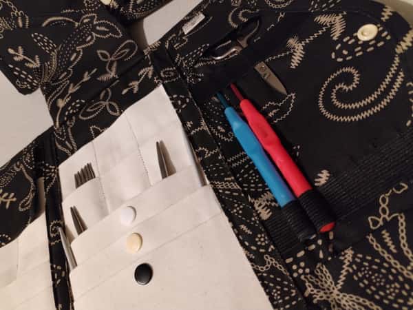 Väska för förvaring av stickor/virknålar svart/beige 🖤