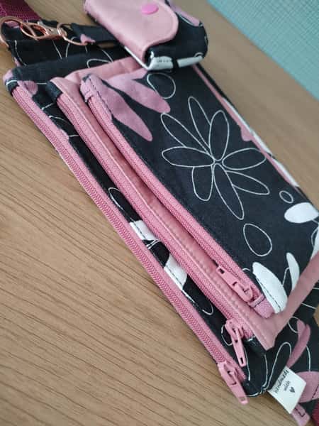 Väska HippBag/ShoulderBag Bältesväska/axelväska med rosa guld detaljer färgglada/rosa