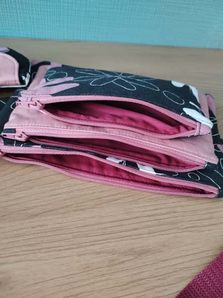 Väska HippBag/ShoulderBag Bältesväska/axelväska med rosa guld detaljer färgglada/rosa