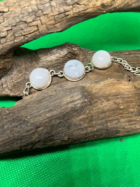 Armband i blå flinta