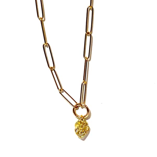 Halsband med paper clip kedja och berlocker