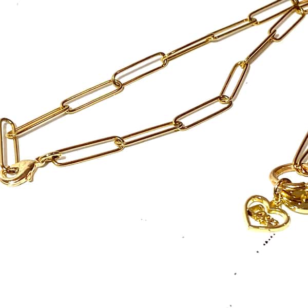 Halsband med paper clip kedja och berlocker