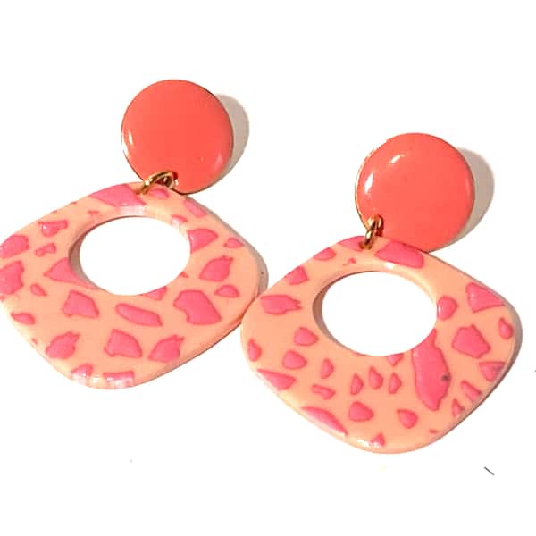 Färgglada örhängen