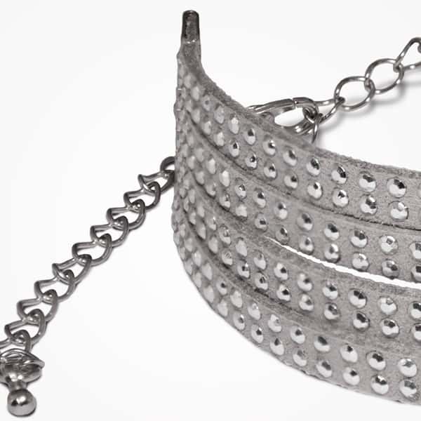 Grå armband med silver nitar