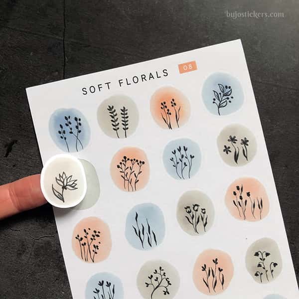 Stickers – Silhuetter av växter och blommor på akvarellcirklar i milda färger