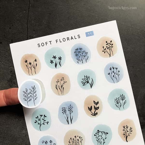 Stickers – Silhuetter av växter och blommor på akvarellcirklar i milda färger