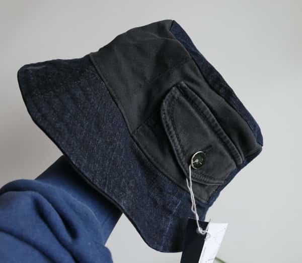 Buckethat/Fiskehatt sydd av svarta jeans. Cool rockig hatt i storlek 61-62 cm.