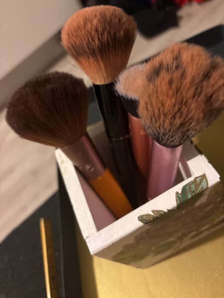 Handgjord förvaring i trä – smink / pennhållare – ReDesignByTess & Mikko