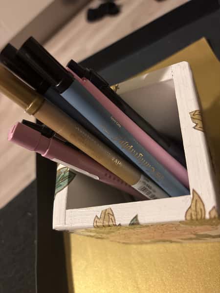 Handgjord förvaring i trä – smink / pennhållare – ReDesignByTess & Mikko