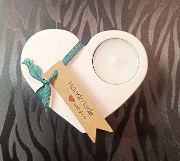 Hjärtformad värmeljushållare i gips