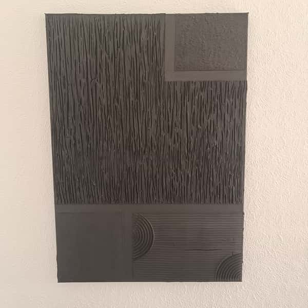 Silent Box – Gränslös Struktur i Matt Svart (50x70 cm)
