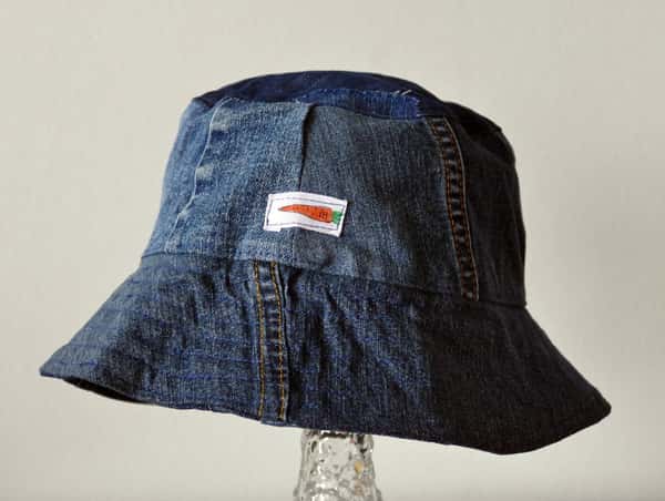 Buckethatt, fiskehatt, sydd av återbrukade blå jeans.