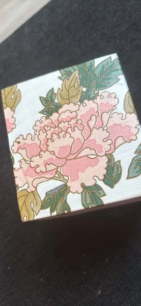 Handgjord pennhållare / förvaring i trä – blommigt motiv