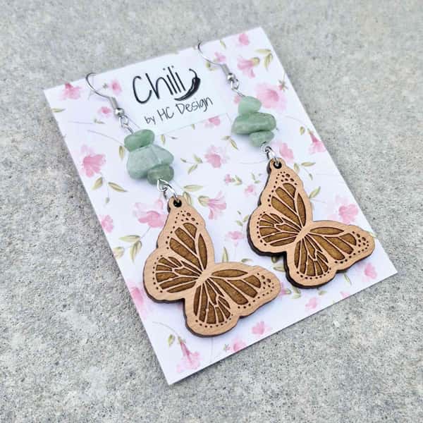 Örhängen, Fjärilar med stenar