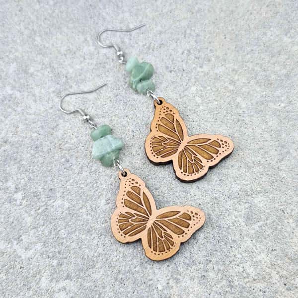 Örhängen, Fjärilar med stenar