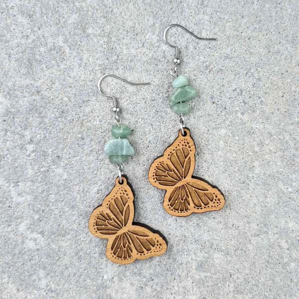 Örhängen, Fjärilar med stenar