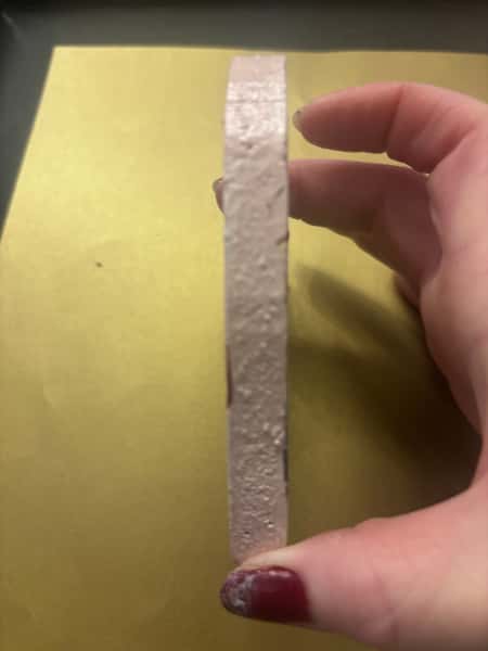 Handgjort hjärta med blommotiv – 9×10 cm, unik väggdekoration