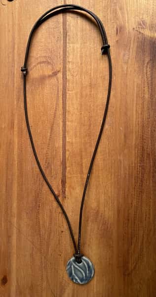 Keramik +läderhalsband