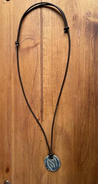 Keramik +läderhalsband